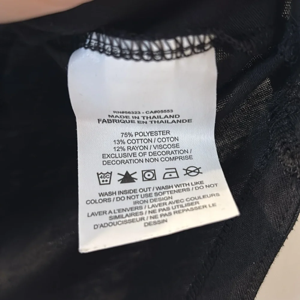 Nike Black T-Shirt with White Logo size large